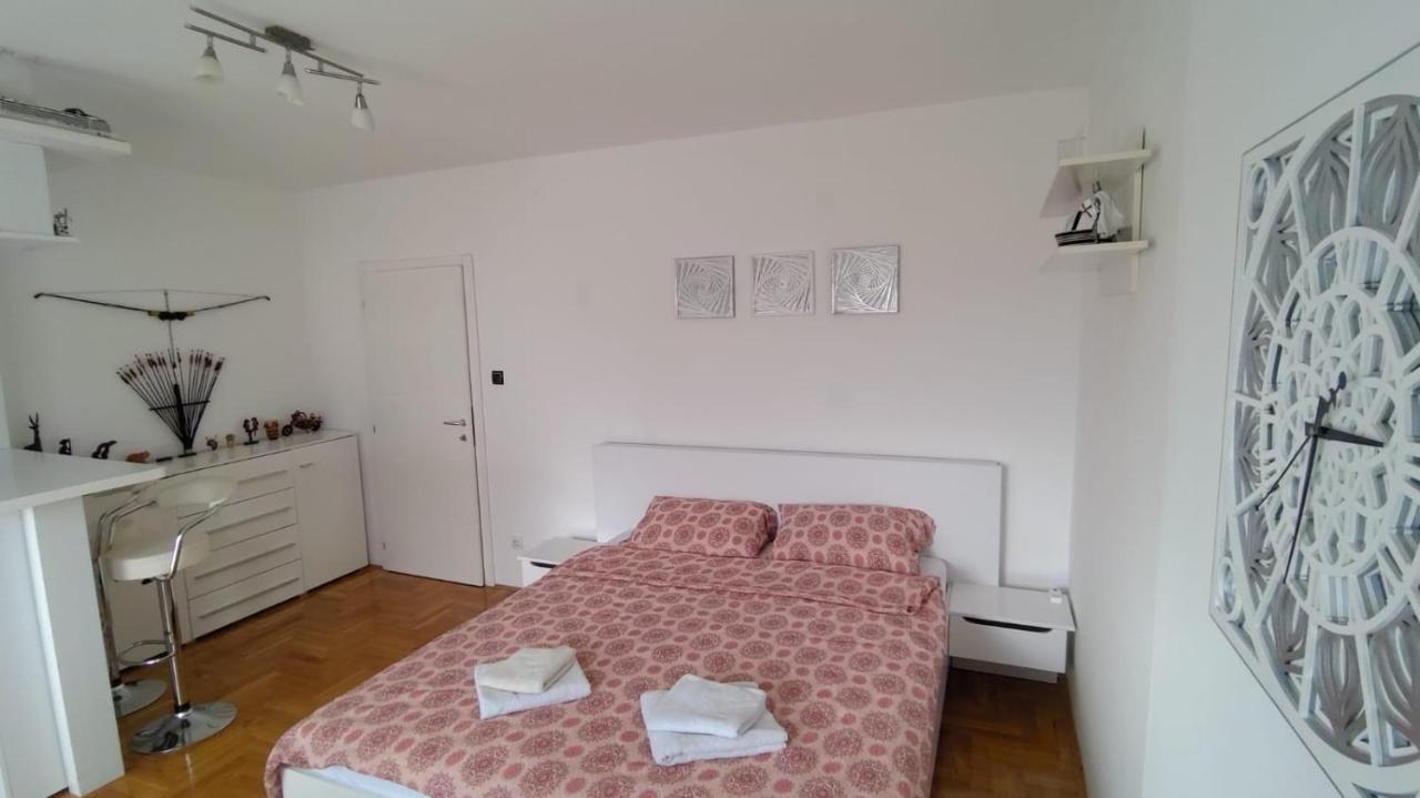 Poesia Apartment โนวีซาด ภายนอก รูปภาพ